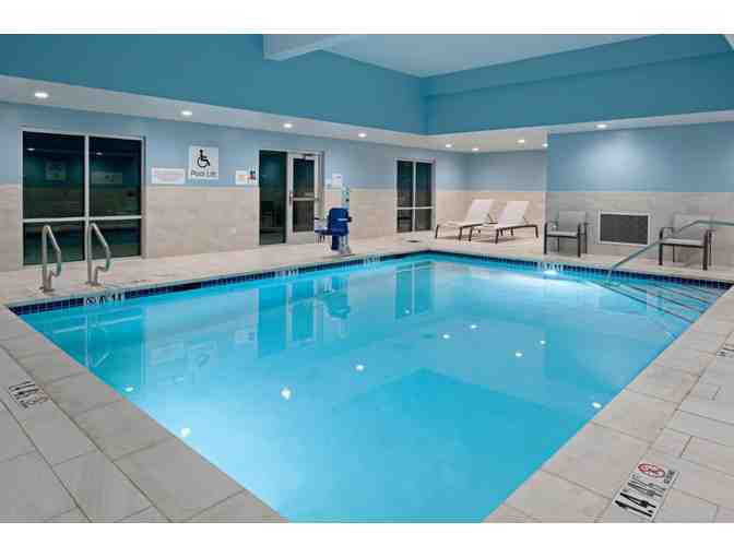 CA - Hollister - Holiday Inn Express - One Night Getaway