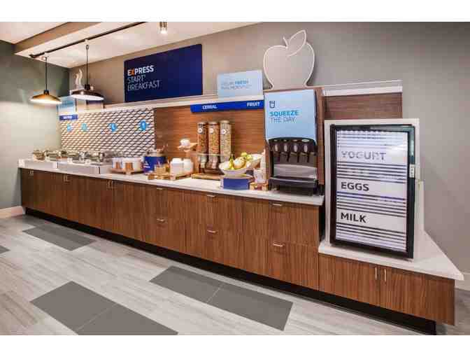 CA - Lathrop - Holiday Inn Express - One Night Getaway