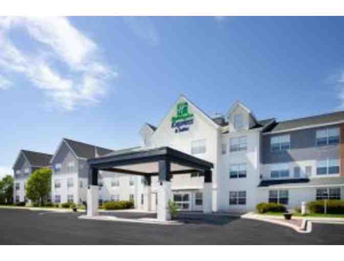 WI - Port Washington - Holiday Inn Express - One Night Stay