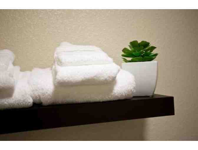 CA - Mountain View - Hotel Vue - One Night Stay