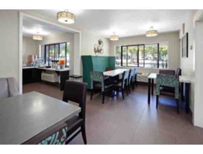 CA - Mountain View - Hotel Vue - One Night Stay