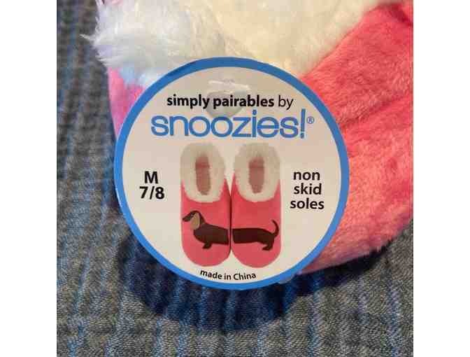 Ladies Pink/Doxie Snoozies Slippers - Size Medium (7/8)