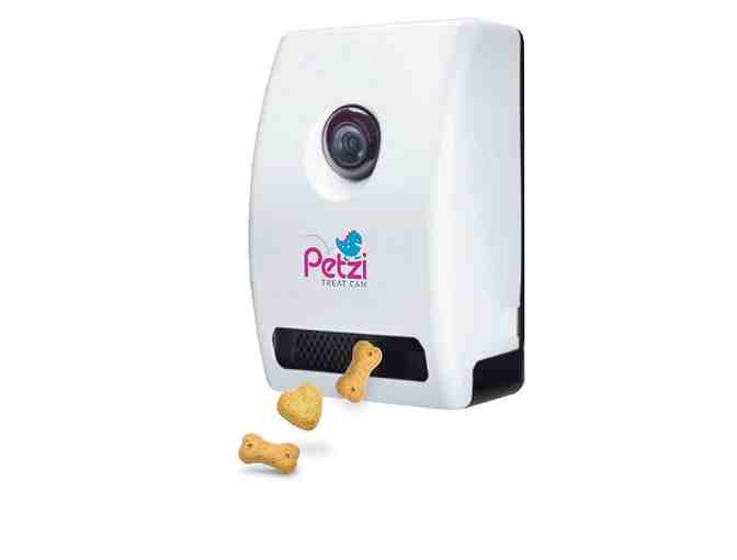 Petzi Treat Cam: Wi-Fi Pet Camera & Treat Dispenser