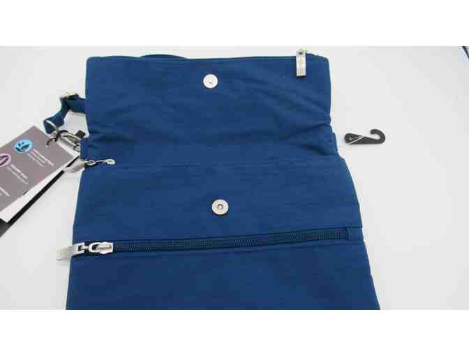 Baggallini Flip Zip Blue Crossbody Purse