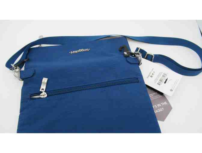 Baggallini Flip Zip Blue Crossbody Purse