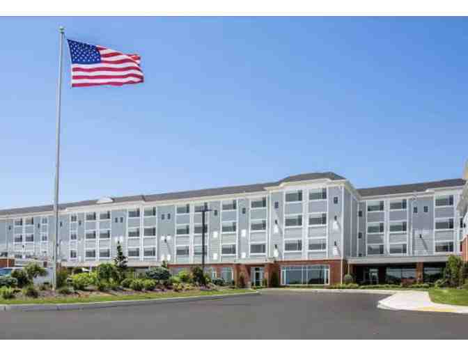 Wyndham Newport Hotel - One Night Stay with Breakfast for Two