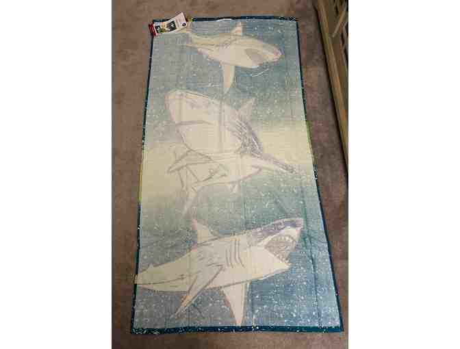 SHARK Towel (Oversized, Ocean Colors - 60 x 30)