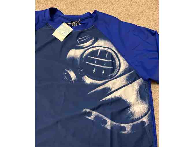 1 SCUBA SHIRT: Rashguard (MEDIUM, Adult) - New