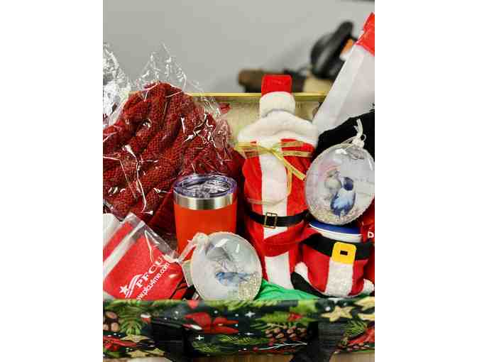 Holiday Cheer Gift Basket