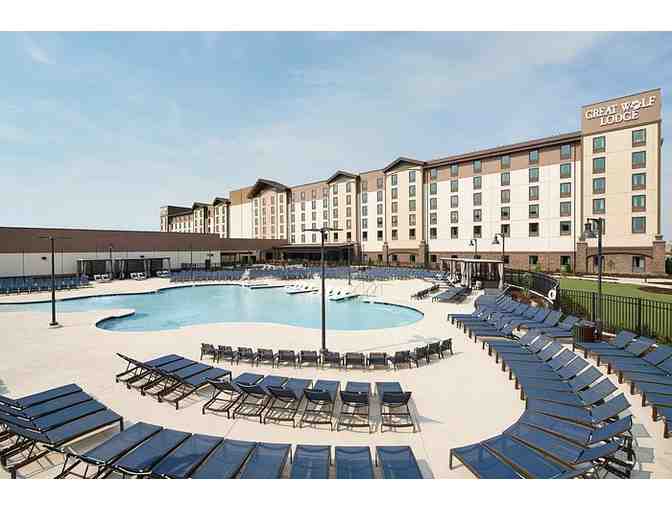 1 Night Family Suite and Waterpark Passes, Great Wolf Lodge