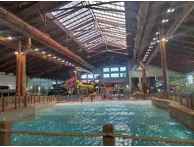 1 Night Family Suite and Waterpark Passes, Great Wolf Lodge