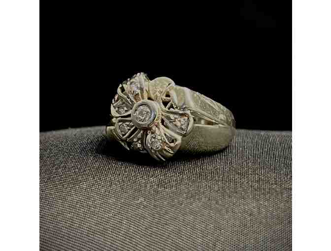 Auction - Estate Jewelry: Floral Ring - Photo 1