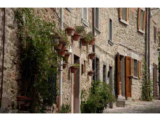 Under the Tuscan Sun: Wine Tasting, Dinner, 3 or 4-Night Stay in Cortona for 4