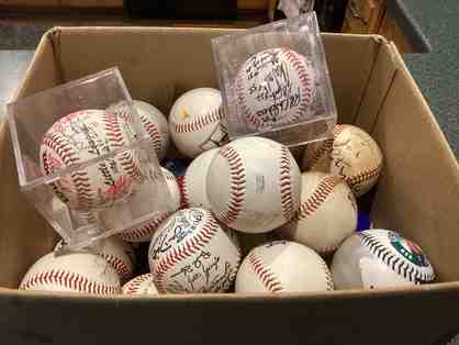 23 BASEBALLS NO RESERVE