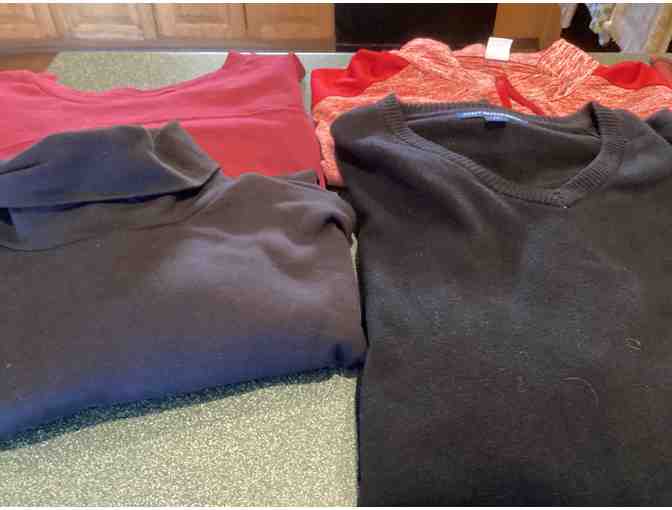 ASSORTED Clothing - Photo 1