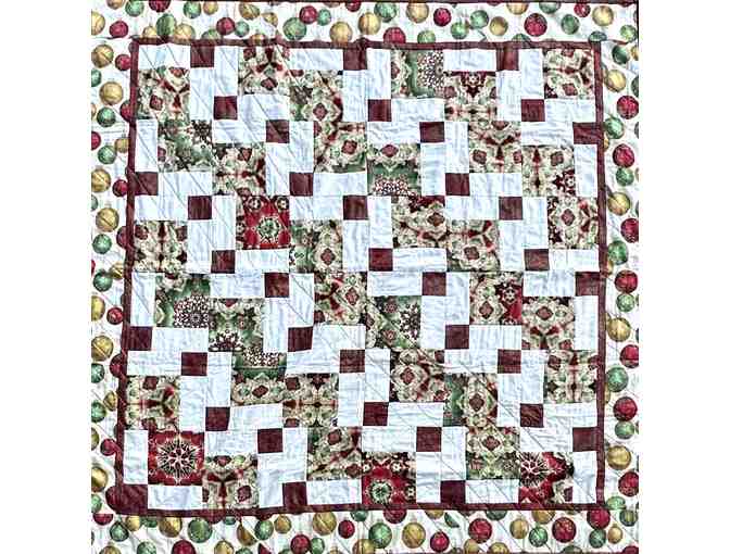 'Disappearing Christmas' Quilt from Vicky's Fabrics