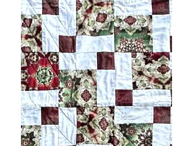 'Disappearing Christmas' Quilt from Vicky's Fabrics