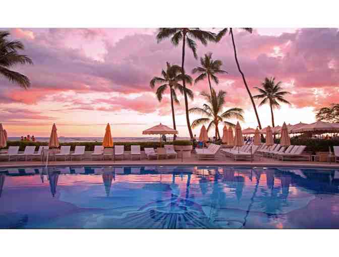 2 Night Stay for Two with Daily Breakfast for Two in an Ocean View Room at Halekulani