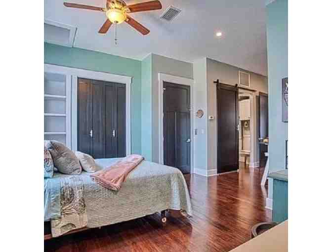 14 Night Stay for 6 in a 3 Bedroom LUXURY Home in New Smyrna, FL