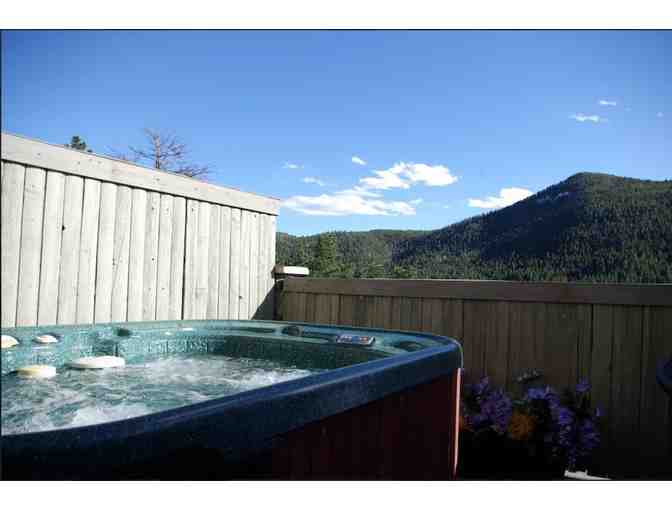Enjoy 4 night stay at Arrowhead Manor Bed & Breakfast Inn, Co 4.4* RATED + $100 Food