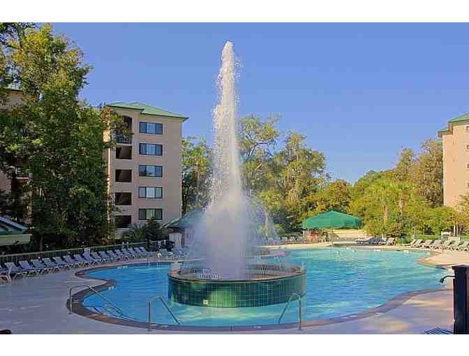 Enjoy 7 nights Waterside Resort Hilton Head + $100 Food