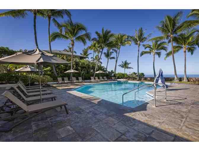 4-Night Stay at Royal Sea Cliffs with Golf in Kona, HI