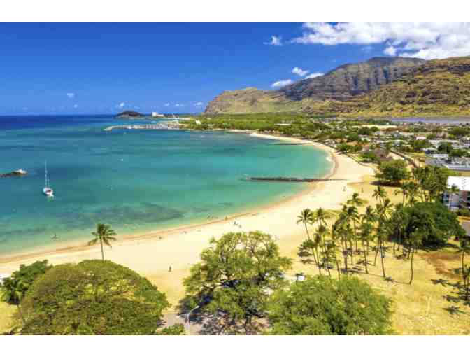 5-Night Stay in an Oceanfront Home & Private Guided Tour in Oahu