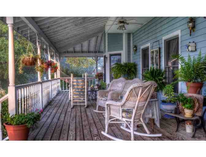 Enjoy 2 nights @ 4.9 star Blue Mountain Mist BnB Gatlinburg, TN