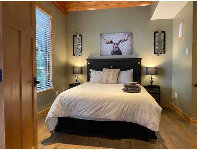 5 nights Luxury Banaff 5 bedroom Chalet or up to 14 guest!