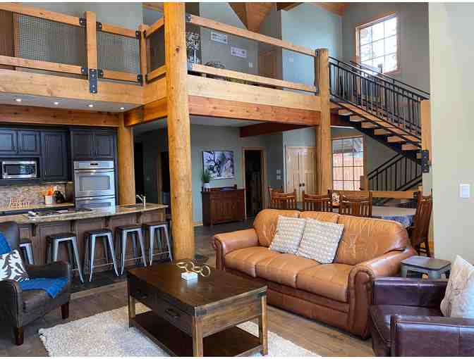 5 nights Luxury Banaff 5 bedroom Chalet or up to 14 guest!