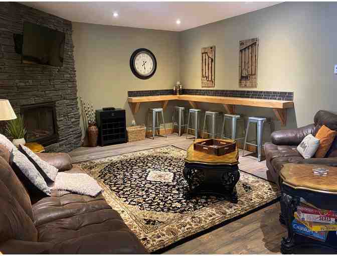 5 nights Luxury Banaff 5 bedroom Chalet or up to 14 guest!