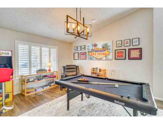 4 night luxury Las Vegas Pool Retreat + Pickleball Experience!