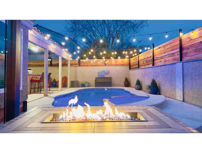 5 nights Las Vegas Luxury Home for up to 8 + Helicopter Tour