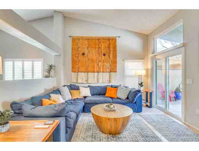 5 nights Las Vegas Luxury Home for up to 8 + Helicopter Tour