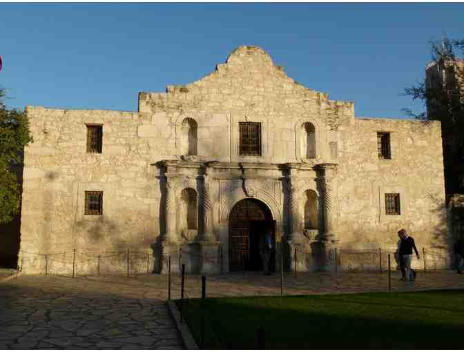 3 Nights in San Antonio + River Cruise