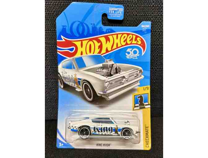 Hot Wheels Car Wash Bucket with Synthetic Oil Change from Lithia & Driveway #1