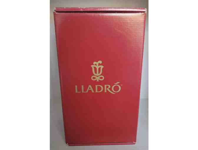 LLADRO FIGURINE