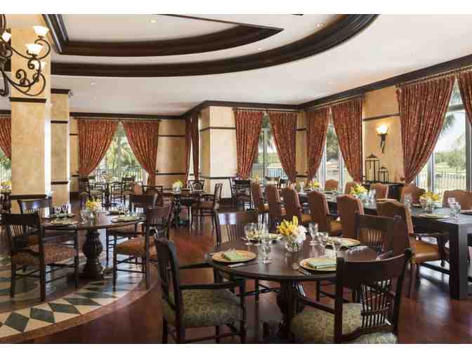 A Sun-drenched Paradise Stay in Naples! - Photo 4