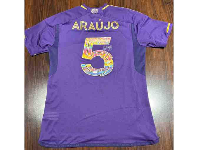 Cesar Araujo Autographed "Pride In Our City" Match Worn Jersey - Photo 1