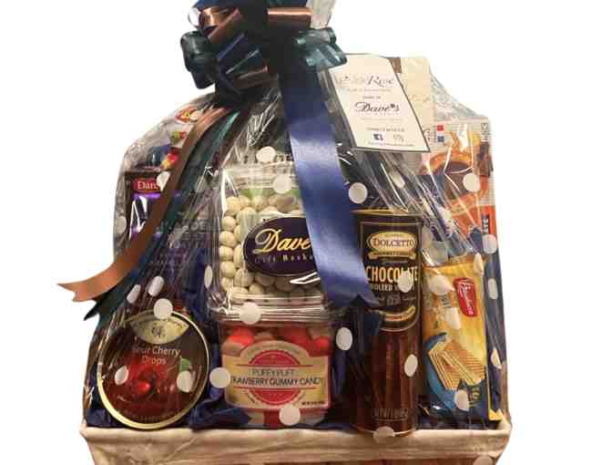 A Gourmet Gift Basket from Dave's Marketplace (II)