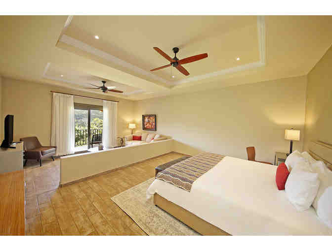 7-10 Night Stay in Panama at Los Establos Boutique Inn