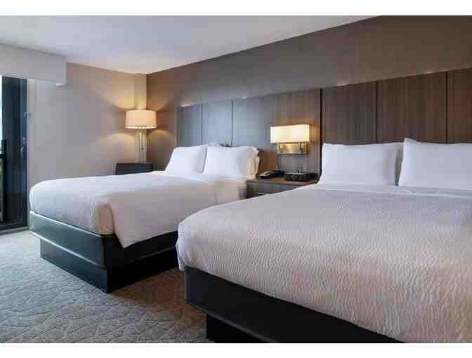 1-Night Getaway at Holiday Inn Nashville Vanderbilt with Breakfast & Parking