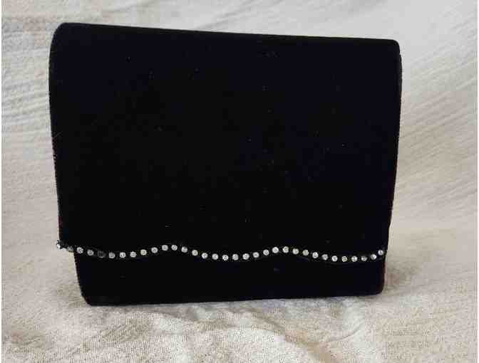 Elegant Black Evening Bag with Chain Strap - Photo 1