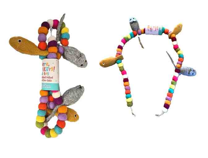 Handcrafted Felted Garland Toy for Cats - Photo 1