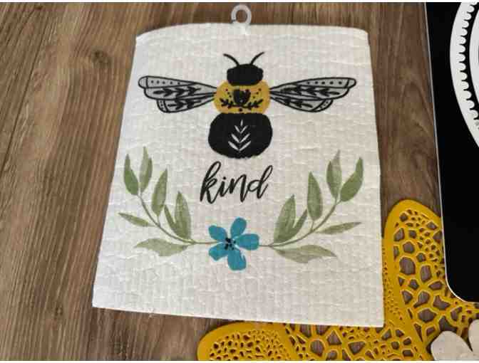 Bee Kind | A Perfectly Paired Labyrinth Package