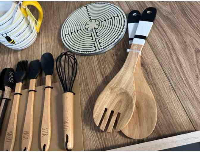 Busy Bee | A Perfectly Paired Labyrinth Package