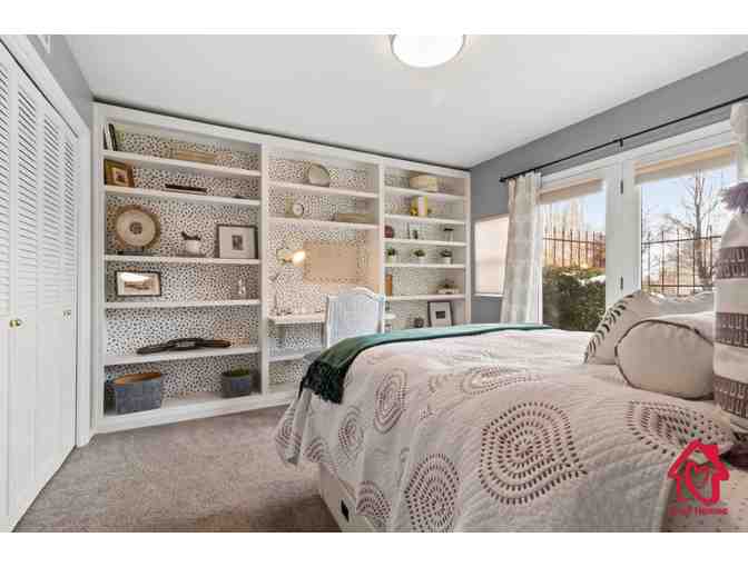 One Week in a Luxury Home in Albuquerque for up to 8 Guests